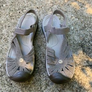 Hiking sandals